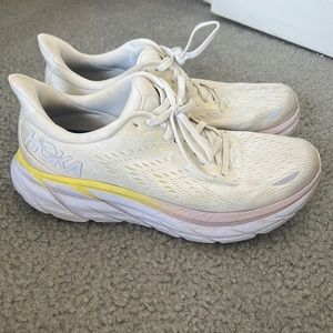 Hoka Clifton 8 cream/white sneakers